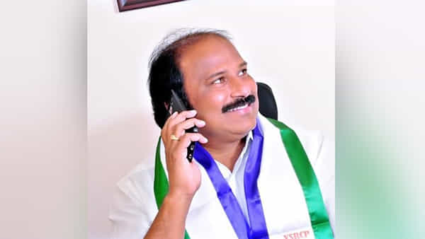 Andhra Pradesh: ‘ప్లీజ్ సారీ.. మరోసారి ఇలా జరగదు’.. మాజీ మంత్రికి సారీ చెప్పిన ఎమ్మెల్యే.. అసలేం జరిగిందంటే..