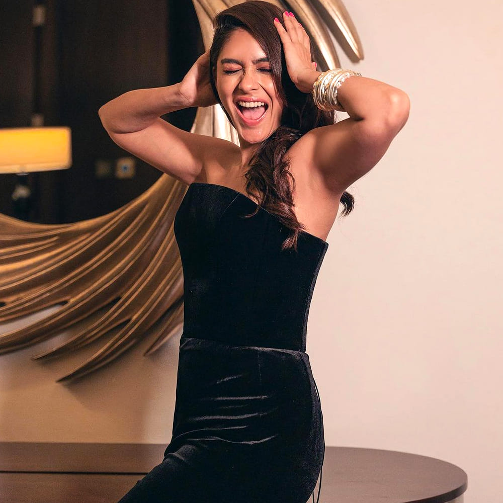 ప్రస్తుతం నాని హీరోగా నటిస్తున్న హాయ్ నాన్న సినిమాలో హీరోయిన్ గా నటిస్తుంది. డిసెంబర్ 7 ప్రేక్షకుల ముందుకు రానుంది. ఈ సినిమాలో చాలా ఇంపార్టెంట్ రోల్ లో కనిపించనుంది.