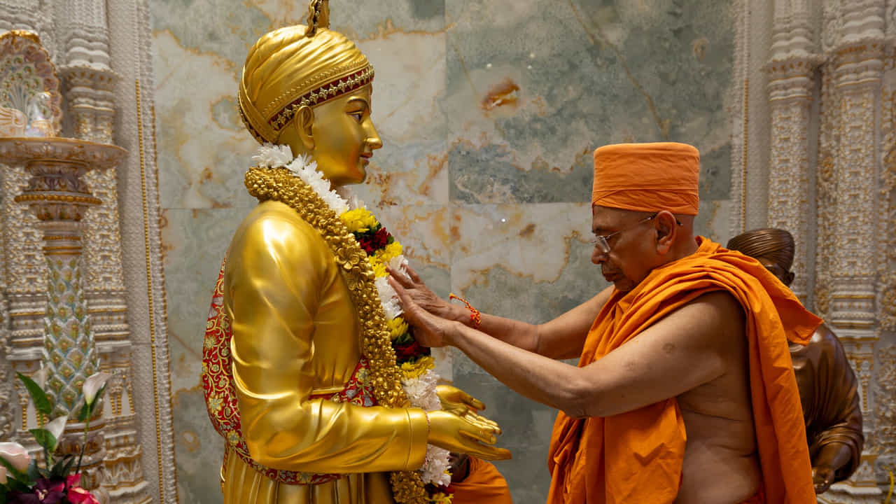 క్కడి నుంచి వచ్చే కాంతి కిరణం.. బంధం అనే జ్ఞానం రూపంలో తర తరాలవారికి ప్రసారిస్తుందన్నారు శ్రీరామ జన్మభూమి తీర్థ క్షేత్ర ట్రస్ట్ కోశాధికారి స్వామి గోవింద్ దేవ్ గిరి స్వామిజీ. ఇది మానవతా దేవాలయం, అంతేకాదు ఇది విశ్వాసాని ఆలయం, సార్వత్రిక ప్రేమ, సామరస్యతకు ఇది నెలవు అని అన్నారు.