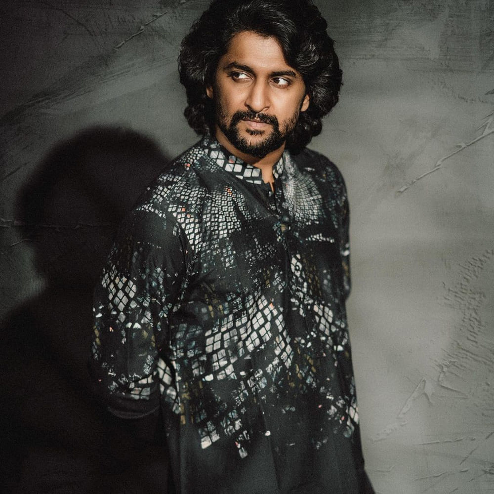 కొత్త దర్శకుడు శౌర్యు తెరకెక్కిస్తున్న హాయ్ నాన్నపై అంచనాలు బాగానే ఉన్నాయి. మృణాళ్ ఠాకూర్ ఇందులో హీరోయిన్. ఎమోషనల్ ఎంటర్టైనర్గా వస్తుంది హాయ్ నాన్న. డిసెంబర్ 21 నుంచి రెండు వారాలు ప్రీ పోన్ చేయాలనుకున్నారు మేకర్స్.