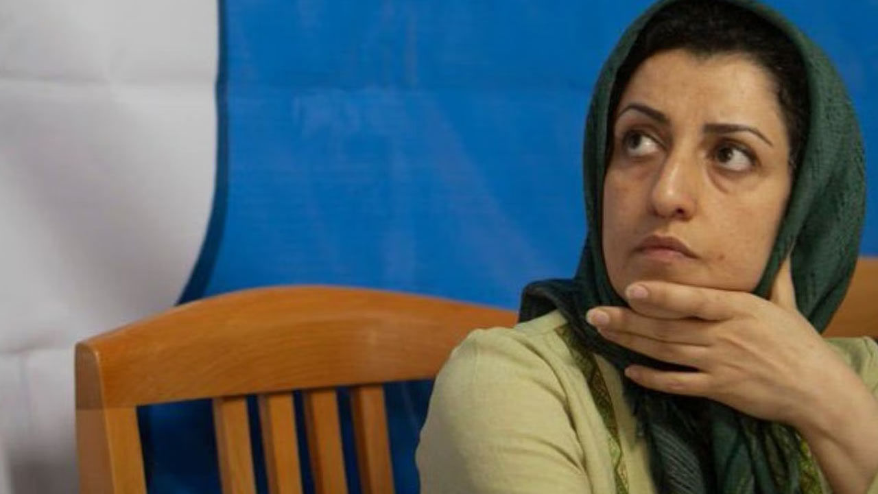 దిలా ఉంటే నోబెల్ శాంతి పురస్కారం పొందిన 19వ మహిళగా నార్గెస్ అరుదైన ఘనతను సాధించింది. రెండో ఇరాన్‌ మహళగా కూడా నిలిచింది. ఇరాన్‌ నుంచి శాంతి బహమతి అందుకున్న తొలి మహిళగా శిరిన్‌ ఎబది అనే మహిళ నిలిచారు. 2003లో ఆమెకు ఈ అవార్డు వరించింది. శిరిన్‌ కూడా మానవ హక్కుల కార్యకర్తగా పనిచేశారు. ఇక నోబెల్‌ ఇతర బహుమతల్లా కాకుండా ఈ శాంతి బహుమతిని నార్వే నోబెల్ కమిటీ ఓస్లోలో ప్రకటించడం అనావాయితీగా వస్తోంది. ఈ ఏడాది నోబెల్‌ శాంతి బహుమతి పురస్కారం కోసం మొత్తం 351 నామినేషన్లు వచ్చిన నార్వే నోబెల్ కమిటీ తెలిపింది. 