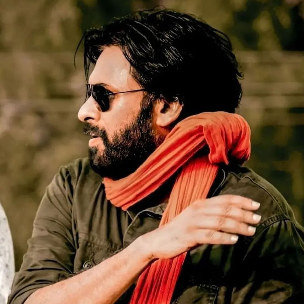 ఇది నిజమా అబద్ధమా పక్కనబెడితే.. ఈ మాత్రమైనా అప్డేట్ వచ్చిందిగా అని సంతోషిస్తున్నారు ఫ్యాన్స్. ఓజిని 2 భాగాలుగా తెరకెక్కిస్తున్నారు సుజీత్. యాక్షన్ బ్లాక్స్, హీరో ఎలివేషన్స్పై స్పెషల్ ఫోకస్ పెట్టారీయన.