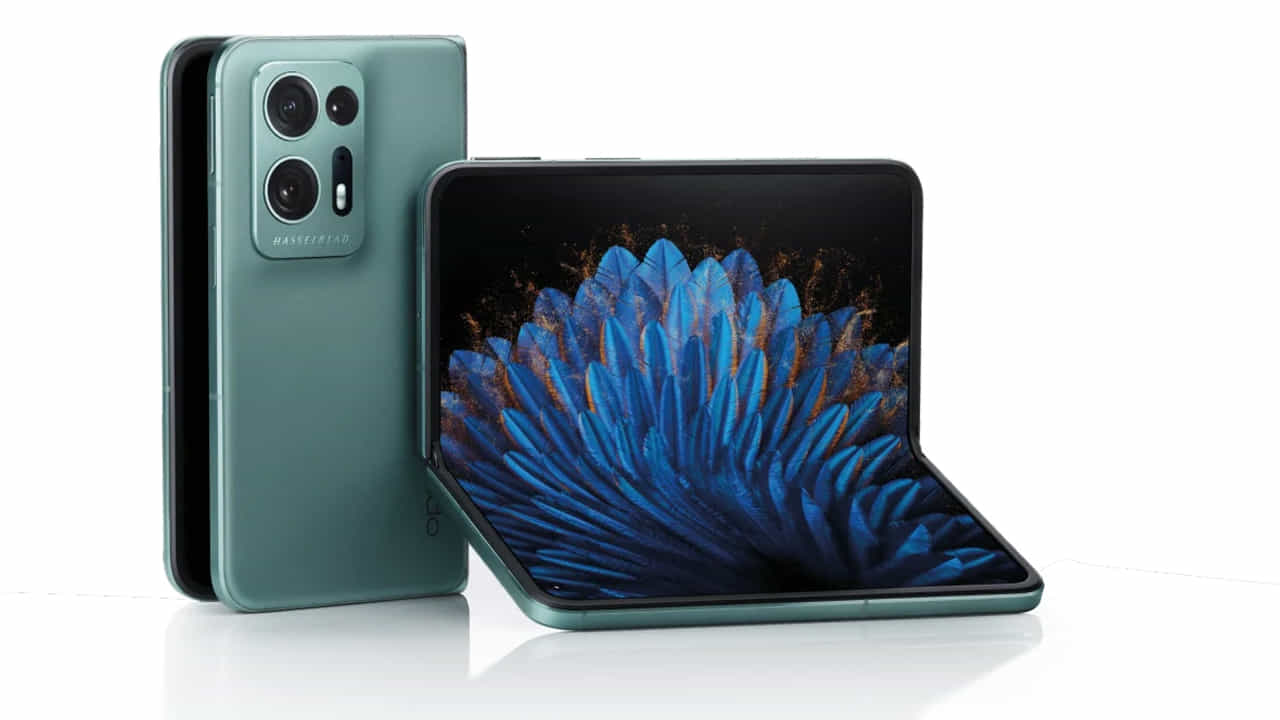 వన్ప్లస్ మొట్టమొదటి ఫోల్డబుల్ స్మార్ట్ఫోన్ OnePlus ఓపెన్ ఈరోజు లాంచ్ కానుంది. ఈ స్మార్ట్ఫోన్ ముంబైలో అక్టోబర్ 19 న రాత్రి 7.30 గంటలకు లాంచ్ చేయబడుతుంది. దీంతో OnePlus కంపెనీ ఫోల్డబుల్ స్మార్ట్ఫోన్ల ప్రపంచంలోకి అడుగుపెట్టనుంది.