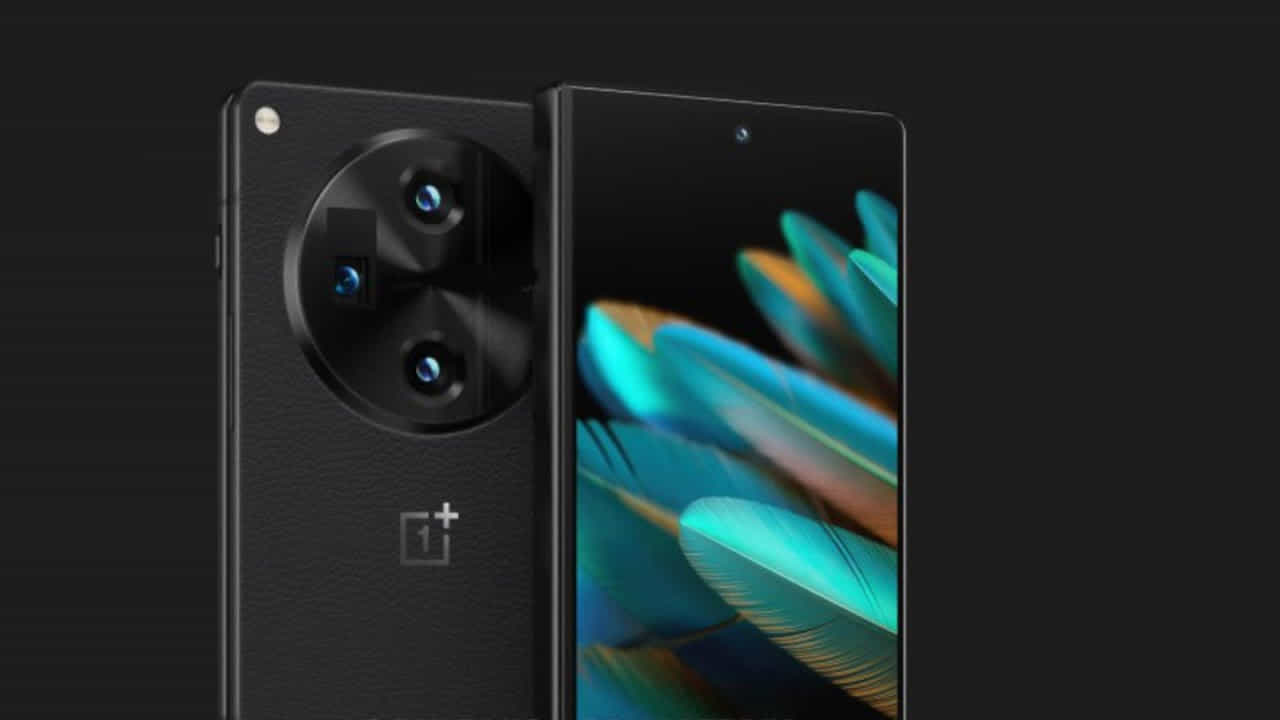OnePlus 10 Pro ప్రస్తుతం మార్కెట్లో ఉన్న OnePlus కంపెనీకి చెందిన అత్యంత ఖరీదైన ఫోన్. దీని ధర రూ.71,999 ఉంది. OnePlus 9 Pro 256GB స్టోరేజ్ ధర రూ.69,999. OnePlus ఓపెన్ ఫీచర్ల గురించి కంపెనీ ఎలాంటి అధికారిక సమాచారాన్ని విడుదల చేయలేదు. అయితే, నివేదికల ప్రకారం, ఇది స్నాప్డ్రాగన్ 8+ Gen 2 SoC, 2K 120Hz AMOLED (LTPO) డిస్ప్లే, 100W SuperVOOC ఛార్జింగ్తో కూడిన 4800mAh బ్యాటరీని కలిగి ఉండవచ్చు. వైర్లెస్ ఛార్జింగ్ ఎంపిక కూడా అవకాశం ఉంది.