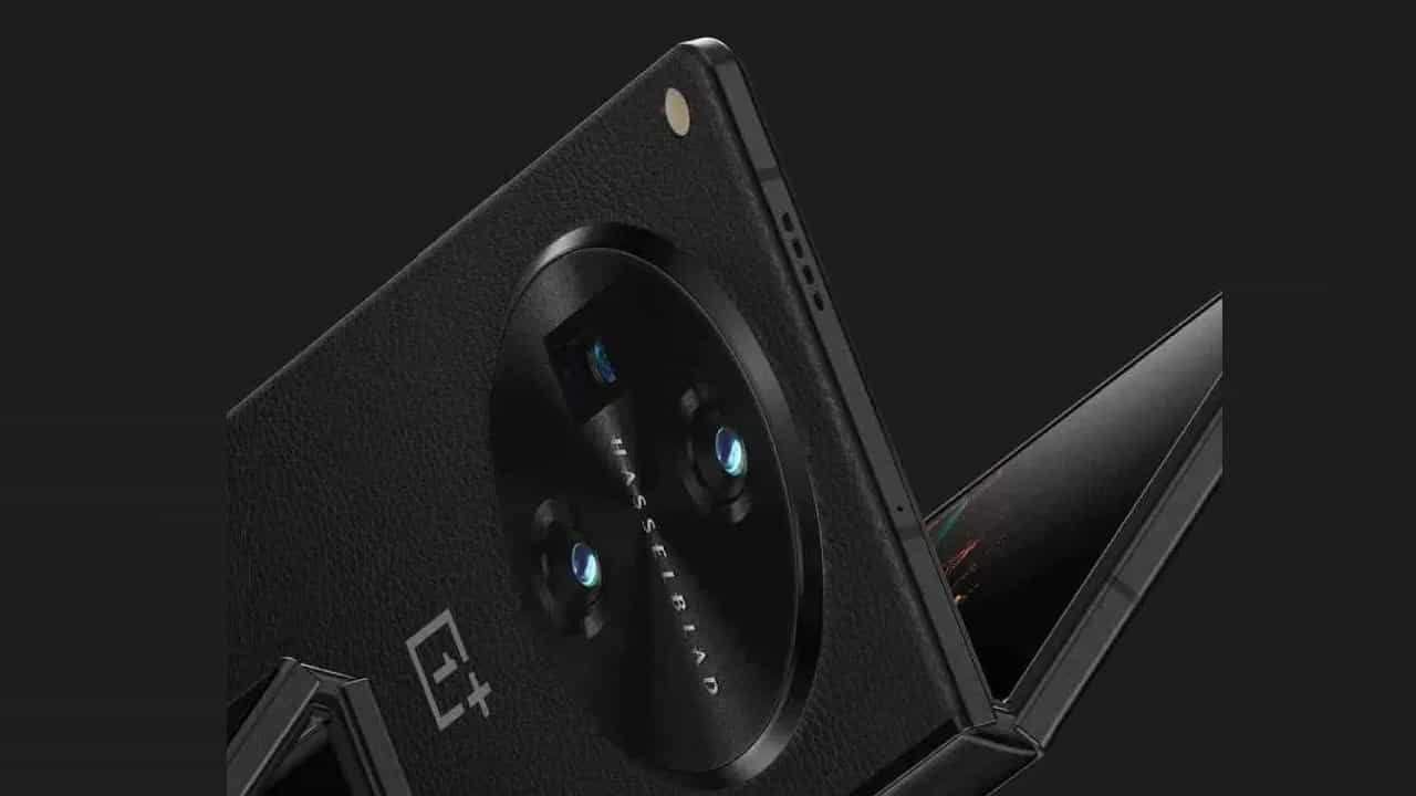 అలాగే, OnePlus ఓపెన్ లోపల డిస్ప్లే 7.82-అంగుళాల ఓఎల్ఈడీ డిస్ప్లే. ఇది 120Hz రిఫ్రెష్ రేట్, 2,268 x 2,440 పిక్సెల్ల రిజల్యూషన్తో వస్తుంది. కానీ బాహ్య డిస్ప్లే 6.31 కలిగి ఉంటుంది. ఇది 120Hz రిఫ్రెష్ రేట్, 1,116 x 2,484 పిక్సెల్ల రిజల్యూషన్ని కలిగి ఉంది.
