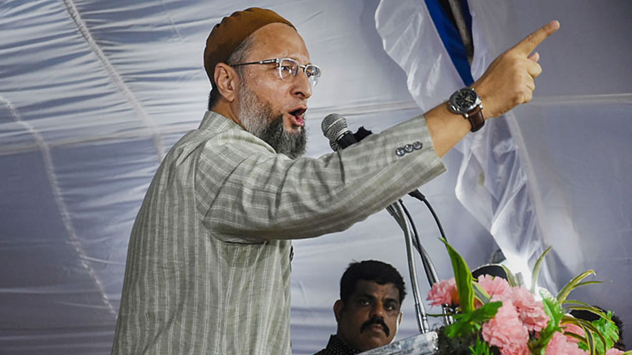 Telangana Elections: మిడ్ నైట్ సమావేశాలు.. స్పెషల్ స్ట్రాటజీతో పాతబస్తీ జనంలోకి.. హైదరాబాద్ పాతబస్తీలో MIM ఎన్నికల ప్రచారం..