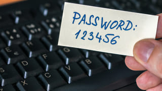 Cyber crime: ‘ఫ్రీ రీఛార్జ్‌’ అంటూ మీక్కూడా మెసేజ్‌ వస్తుందా.? అసలు కథేంటంటే..