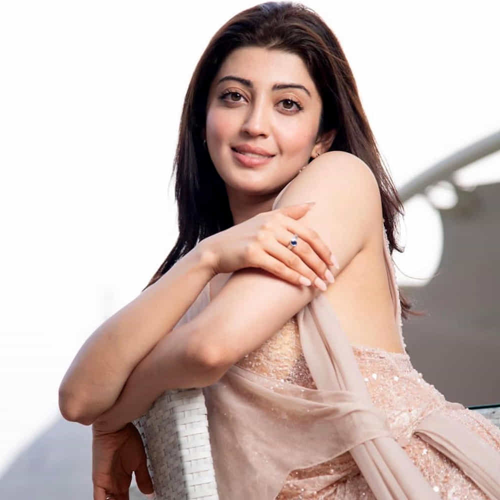 మహేష్ బాబు, ఎన్టీఆర్, పవన్ కళ్యాణ్ లాంటి స్టార్ హీరోల సినిమాల్లో నటించింది ప్రణీత సుభాష్ అయినా కూడా ఈ అమ్మడికి వరుస అవకాశాలు మాత్రం రావడంలేదు.