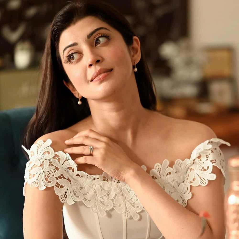 హీరోయిన్ గా సినిమాలు చేసినా కూడా ఈ బ్యూటీకి మంచి గుర్తింపు రాలేదు. దాంతో సెకండ్ హీరోయిన్ గా పలు సినిమాల్లో కనిపించి మెప్పించింది.