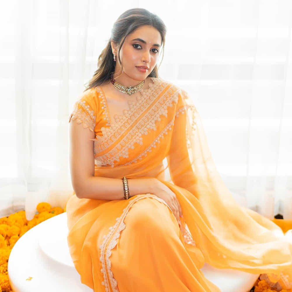 ప్రియాంక మోహన్‌కు ప్రస్తుతం టాలీవుడ్ నుంచి వరస ఛాన్సులు వస్తున్నాయి. ఇప్పటికే పవన్ కళ్యాణ్‌తో ఓజీలో నటిస్తున్నారు ఈ బ్యూటీ. సుజీత్ తెరకెక్కిస్తున్న ఈ చిత్రం రెండు భాగాలుగా రాబోతుంది. OG సెట్స్‌పై ఉండగానే నానితో సరిపోదా శనివారంలో హీరోయిన్‌గా కన్ఫర్మ్ అయ్యారు. గ్యాంగ్ లీడర్ తర్వాత ఈ కాంబోలో వస్తున్న రెండో సినిమా ఇది.