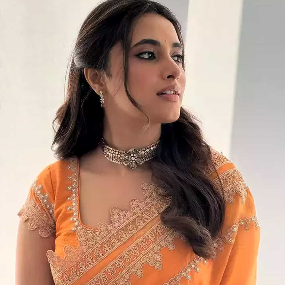 నాని నటించిన గ్యాంగ్ లీడర్ సినిమాతో హీరోయిన్ గా తెలుగులోకి అడుగు పెట్టింది ముద్దుగుమ్మ ప్రియాంక అరుల్ మోహన్. ఈ భామ తమిళ్, తెలుగు భాషల్లో సినిమాలు చేస్తోంది.