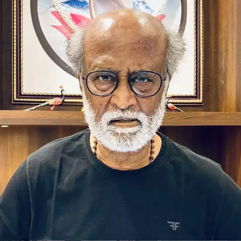 Rajinikanth: రజినీకాంత్ ప్రస్తుతం వరస సినిమాలు చేస్తూనే ఉన్నారు. ఈ క్రమంలోనే జ్ఞానవేల్ దర్శకత్వంలో ఓ సినిమా మొదలు పెట్టారు మేకర్స్. ఇందులో రజినీకాంత్‌తో పాటు అమితాబ్ బచ్చన్ కూడా నటిస్తున్నారు. ఇదే విషయాన్ని అభిమానులతో పంచుకుంటూ.. 33 ఏళ్ళ తర్వాత బిగ్ బితో కలిసి నటించడం ఆనందంగా ఉందన్నారు సూపర్ స్టార్. 