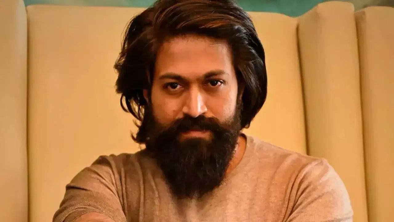 ప్రస్తుతం KGF 3 మేకింగ్‌ జరుగుతోంది.నితీష్ తివారీ దర్శకత్వంలో తెరకెక్కిస్తున్న ఈ మువీలో యష్ రావణుడి పాత్రలో యష్‌ నటిస్తున్న సంగతి తెలిసిందే. ఇందులో రాముడి పాత్రలో రణబీర్ కపూర్ నటించనుండగా, సీత పాత్రలో అలియా భట్ నటిస్తున్నారు. మరోవైపు దక్షిణాది నటి సాయి పల్లవి సీత పాత్రలో నటించడానికి చిత్ర బృందం సంప్రదించిందనే ప్రచారం కూడా జోరుగా సాగుతోంది. 