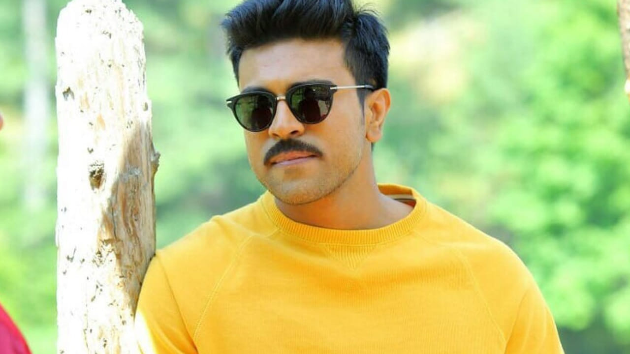 కమర్షియల్ యాడ్ కోసం ట్రెండీ లుక్‌లోకి మారిపోయారు రామ్ చరణ్.. అలాగే ఎమ్మెస్ ధోనీ కూడా న్యూ లుక్‌లో కనిపిస్తున్నారు. ఈ ఇద్దరూ కలిసి చేసే యాడ్ కోసం అభిమానులు ఆసక్తిగా వేచి చూస్తున్నారు. మరోవైపు గేమ్ ఛేంజర్ న్యూ షెడ్యూల్ అక్టోబర్ మూడో వారంలో మొదలు కానుంది. ఇక బుచ్చిబాబు సినిమా డిసెంబర్ నుంచి సెట్స్‌పైకి రానుంది.