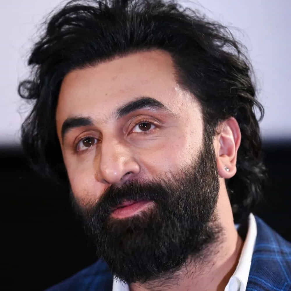 ప్రజెంట్ అయాన్ ముఖర్జీ వార్ 2 వర్క్లో బిజీగా ఉన్నారు. ఎన్టీఆర్, హృతిక్ రోషన్ లీడ్ రోల్స్లో తెరకెక్కుతున్న ఈ సినిమా వచ్చే ఏడాది జూలై నాటికి పూర్తవుతుందని చెప్పారు రణబీర్. అంటే ఏప్రిల్లో దేవర రిలీజ్ అయితే ఆ వెంటనే వార్ 2 షూటింగ్ కూడా పూర్తవుతుంది. ఎంత డీలే అయినా 2024 చివర్లో లేదంటే, 2025 స్టార్టింగ్లోనే వార్ 2 కూడా ప్రేక్షకుల ముందుకు వచ్చే ఛాన్స్ ఉంది.