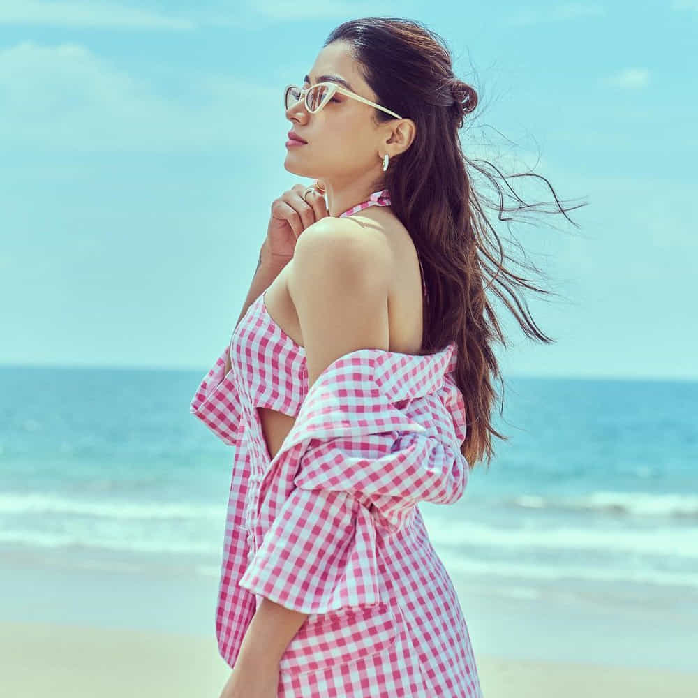 ఇప్పటి వరకు తెలుగులో కమర్షియల్ సినిమాల్లోనే నటించిన రష్మిక, ఆ సినిమాల్లోనూ నటనకు స్కోప్‌ ఉండేలా చూసుకున్నారు.