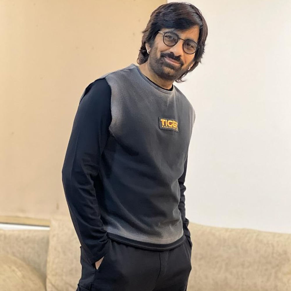 Ravi Teja: తనకు కలిసొచ్చిన దర్శకుడితో నాలుగో సినిమా ప్రకటించారు రవితేజ. డాన్ శీను, బలుపు, క్రాక్ సినిమాలతో ఇప్పటికే హ్యాట్రిక్ కొట్టిన గోపీచంద్ మలినేని, రవితేజ కాంబినేషన్ మరోసారి రిపీట్ అవుతుంది. మైత్రి మూవీ మేకర్స్‌లో ఈ సినిమా రాబోతుంది. తాజాగా దీనికి సంబంధించిన అధికారిక సమాచారం వచ్చింది. 