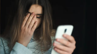 Viral: 10 నిమిషాల్లో పెళ్లి.. బాత్ రూమ్‌కి వెళ్లి 100కి డయల్ చేసిన వరుడు.. కట్‌చేస్తే.. ఏమైందో తెలుసా..?