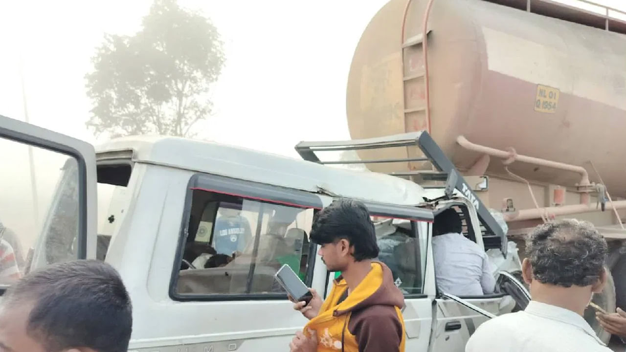 Road Accident: కర్ణాటకలో ఘోర రోడ్డు ప్రమాదం.. 12 మంది ఆంధ్రప్రదేశ్ వాసుల దుర్మరణం.. దసరా పండుగకు వచ్చి వెళ్తుండగా..