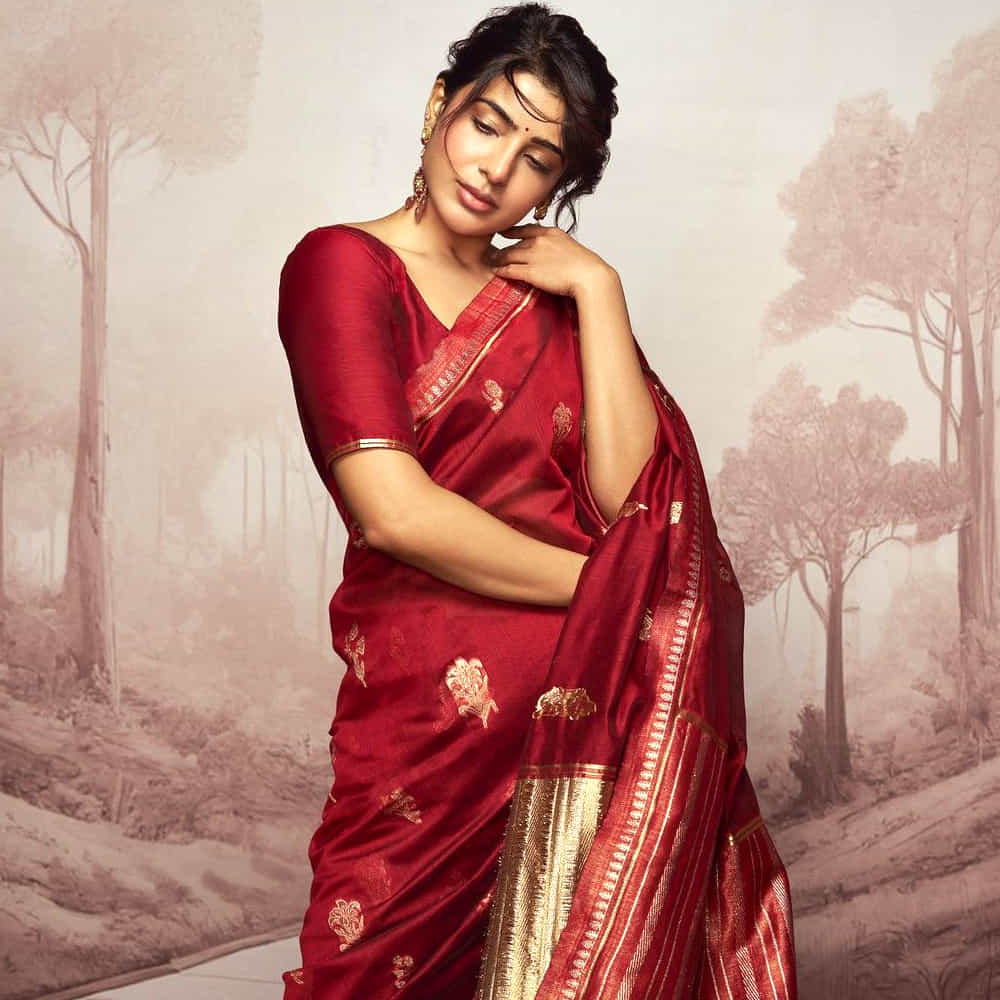 సినిమాలకు బ్రేక్ ఇచ్చిన సామ్ సోషల్ మీడియాలో రోజుకొ బొమ్మ చూపిస్తోంది. తన బ్యూటీఫుల్ ఫోటోలను నెట్టింట పంచుకుంటూ హాట్ టాపిక్ గా మారుతోంది. రోజుకొన స్టైల్ ల్లో ఫోటోలు దిగి షేర్ చేస్తోంది సామ్.