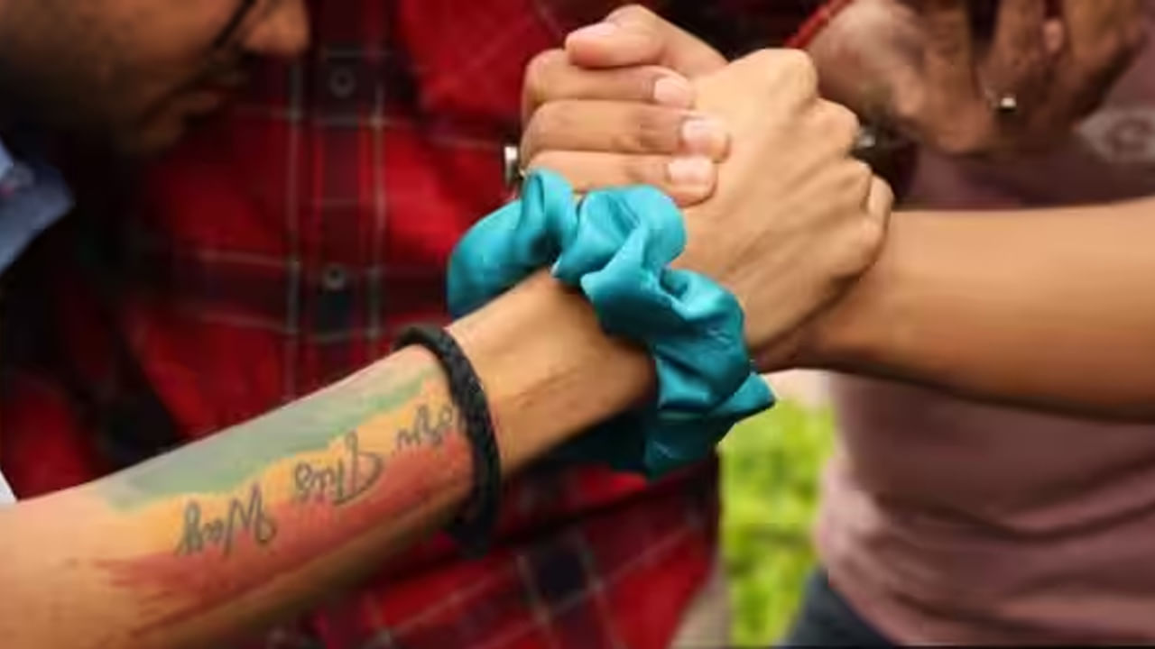 Same Gender Marriage: స్వలింగ సంపర్కుల వివాహానికి చట్టబద్దత సాధ్యం కాదు.. సుప్రీంకోర్టు సంచలన తీర్పు