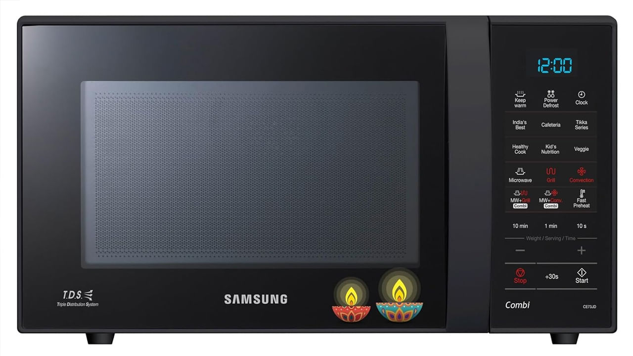 Samsung 21L, Convection Microwave: రూ. 10 వేలలోపు అందుబాటులో ఉన్న మరో బెస్ట్ ఓవెన్స్‌లో ఇదీ ఒకటి. సామ్‌సంగ్‌ కంపెనీకి చెందిన ఈ ఓవెన్‌ 21 లీటర్ల కెపాసిటీ. ఈ మైక్రోవేవ్‌ ఓవెన్ అసలు ధర రూ. 12,990కాగా 23 శాతం డిస్కౌంట్‌లో భాగంగా రూ. 9,990కి సొంతం చేసుకోవచ్చు. గ్రిల్‌, మైక్రోవేవ్‌, కన్వెక్షన్‌ వంటి హీటింగ్ పద్ధతులు అందించారు. ఏడాది వారంటీ అందిస్తున్నారు. 