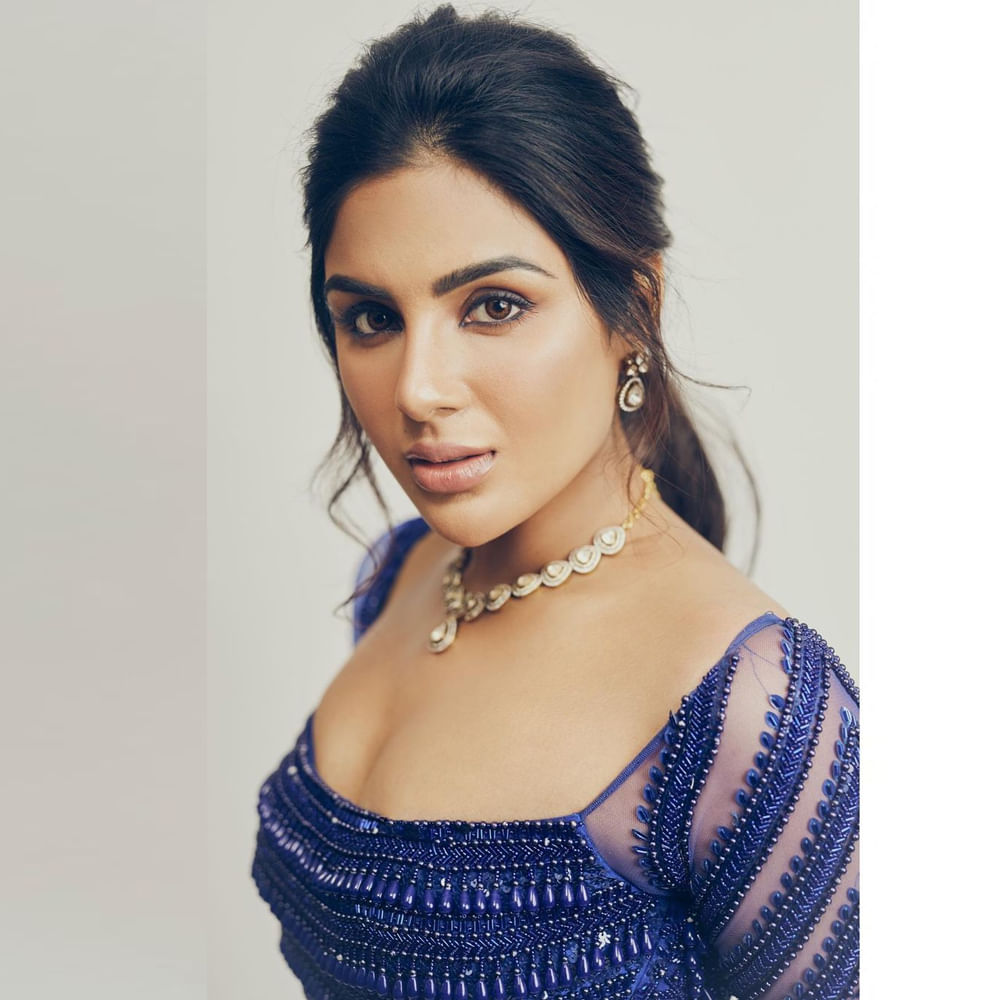 అదే టైమ్‌లో ఇంట్రస్టింగ్ స్టేట్మెంట్స్‌తో ఆడియన్స్‌ అటెన్షన్‌ను గ్రాబ్ చేశారు. ఇంకా గోల్డెన్‌ లెగ్‌లూ, ఐరన్‌ లెగ్‌లూ ఎంటీ.. జస్ట్ కథని, కేరక్టర్‌నీ చూసి సినిమాలు సైన్‌  చేస్తాం. హిట్‌ అయినా, కాకపోయినా అది యూనిట్‌ మొత్తానికి  చెందుతుంది.