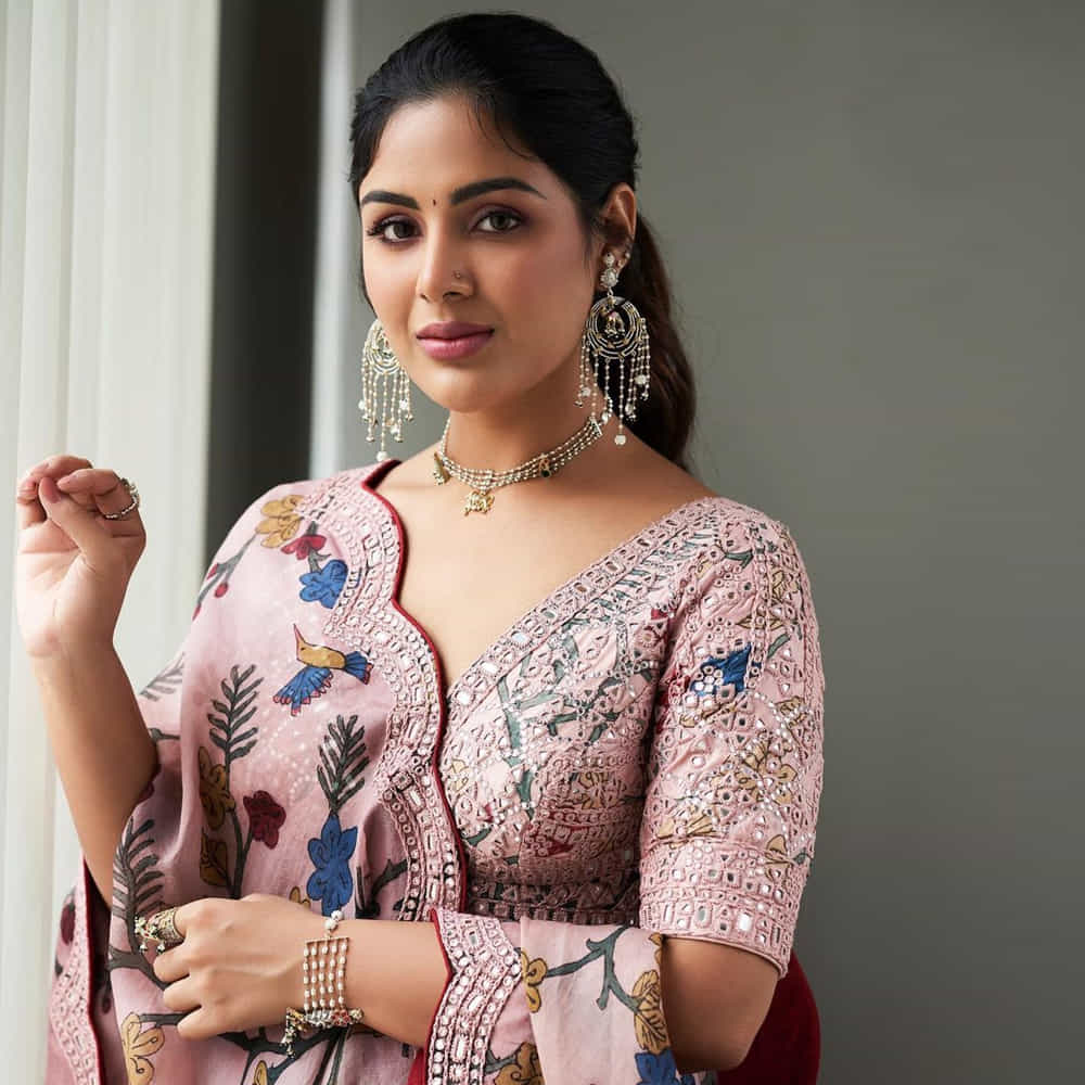 స్టార్ హీరోల సినిమాల్లో ఆ రేంజ్ హీరోయిన్లనే తీసుకుంటున్నారు. ఇక మీడియం రేంజ్ హీరోలు ఎక్కువగా శ్రీలీల, కృతి శెట్టి వైపే చూస్తుండటంతో సంయుక్తకు ఆఫర్స్ కరువయ్యాయి.