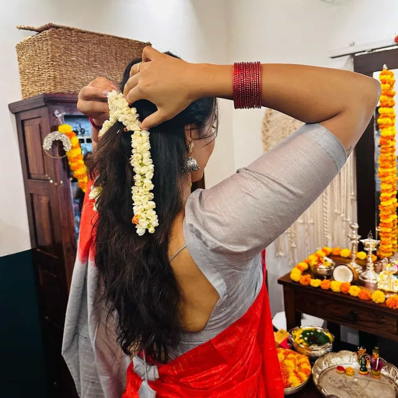 ఇటీవలే వివేక్ అగ్ని హోత్రి తెరకెక్కించిన ది వ్యాక్సిన్ వార్లోనూ సైంటిస్టుగా ఒక కీ రోల్లో కనిపించిందీ కన్నడ బ్యూటీ. అయితే ఈ సినిమా పెద్దగా ఆడలేదు. అయితే సప్తమి గౌడ చేతిలో ప్రస్తుతం పలు క్రేజీ ప్రాజెక్టులు ఉన్నాయి.