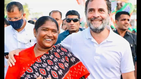 మాజీ నక్సలైట్ నుంచి ఎమ్మెల్యేగా.. సీతక్క రాజకీయ ప్రస్థానంలో ఎన్నో సంచలనాలు..