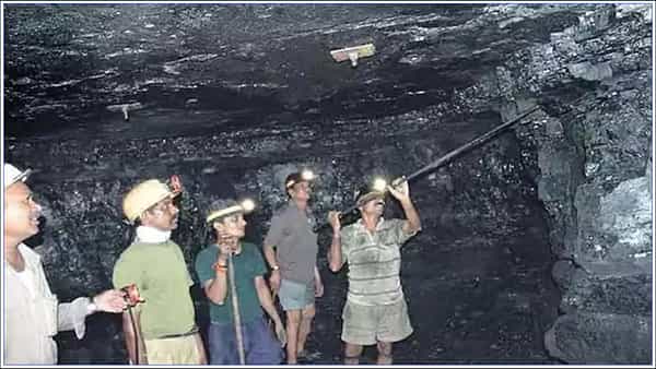 Singareni Union Election: సింగరేణి ఎన్నికలకు హైకోర్టు గ్రీన్ సిగ్నల్.. కార్మికుల సంఘాల్లో హడావిడి షురూ