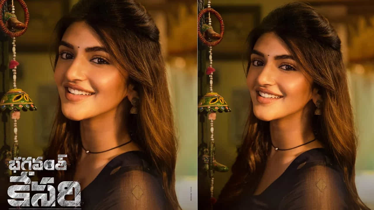 అయితే భగవంత్ కేసరి సినిమాకు శ్రీలీల షాకింగ్ రెమ్యునరేషన్ తీసుకున్నట్లు తెలుస్తోంది. సీనియర్ నటి కాజల్ అగర్వాల్తో దాదాపు సమానంగా రూ.1.5 కోట్ల పారితోషకం తీసుకున్నట్లు తెలుస్తోంది.