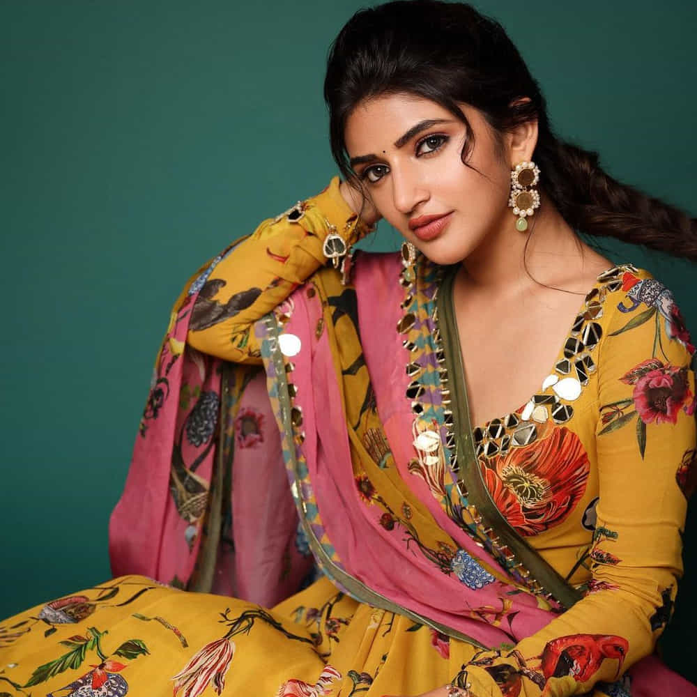 ప్రతి సందర్భంలోనూ ప్రతి ఎమోషన్నీ స్క్రీన్ మీద చక్కగా పండించారు శ్రీలీల. ఆమె ఫస్ట్ సినిమా పెళ్లి సందడి విడుదలైనప్పుడు 'అమ్మాయి చూడ ముచ్చటగా ఉంది... తప్పకుండా వరుస ఛాన్సులు వస్తాయి' అని అనుకున్నారంతా.
