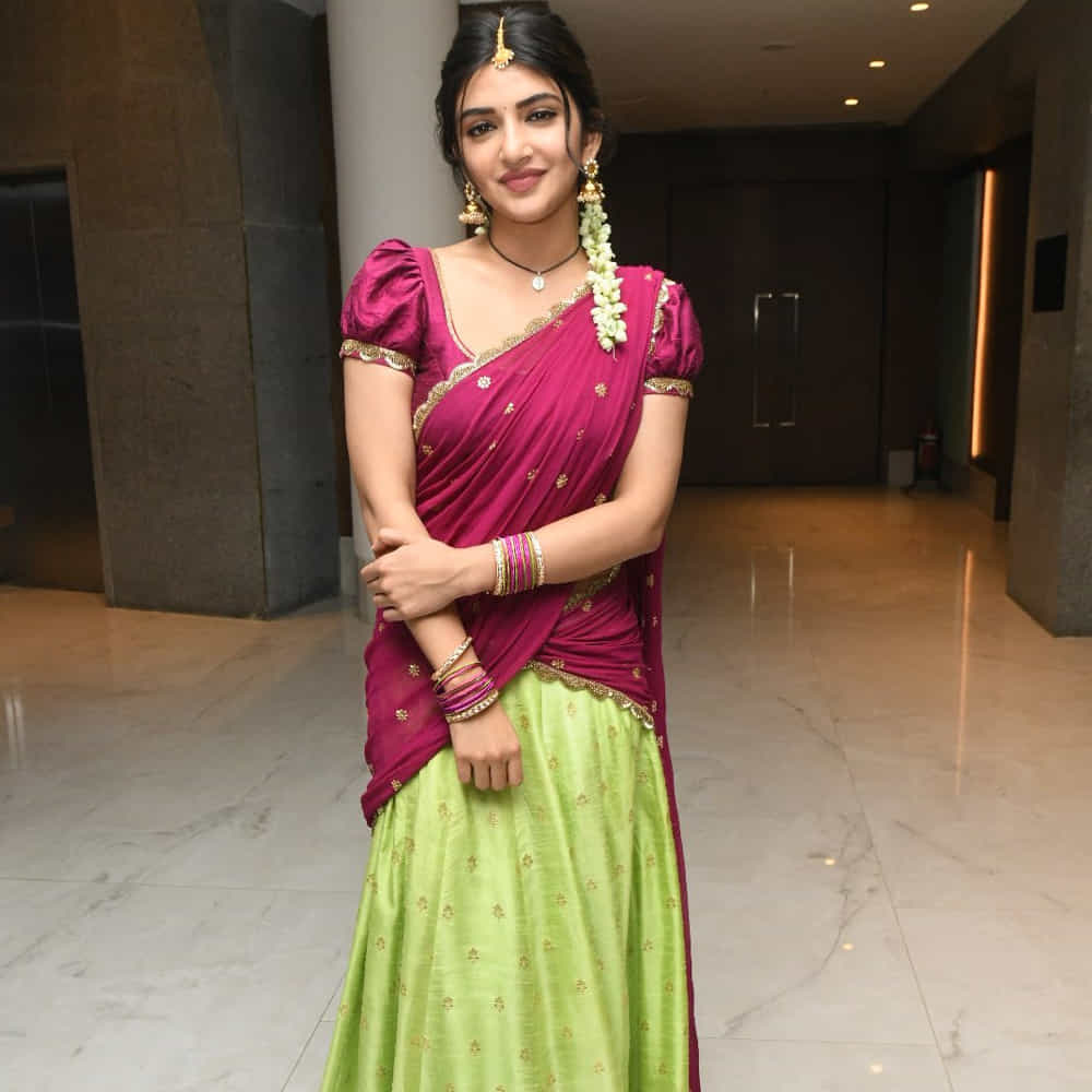 అయితే ఇన్నాళ్లు డ్యాన్సులతో ఫిదా చేసింది శ్రీలీల. ఇక మొన్న స్కంద ప్రీ రిలీజ్ ఈవెంట్లో పాట పాడి అలరించింది. ఇప్పుడు భగవంత్ కేసరి సినిమాలో యాక్షన్ సీన్లతో అదరగొట్టింది.
