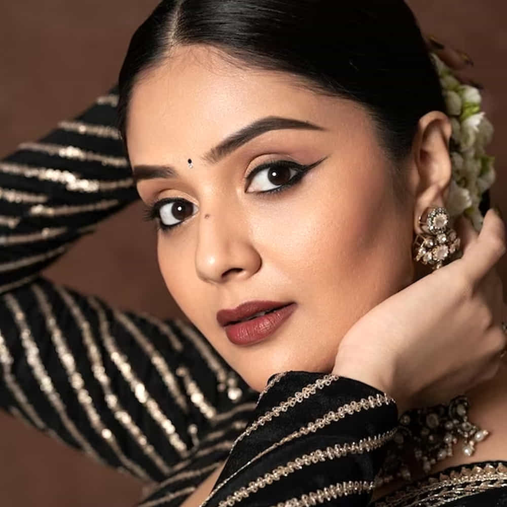 హీరోయిన్ గా పలు సినిమాల్లో చేసింది శ్రీముఖి. ఆతర్వాత సైడ్ క్యారెక్టర్స్ చేసింది. రీసెంట్ గా మెగాస్టార్ చిరంజీవి నటించిన భోళాశంకర్ సినిమాలో నటించింది. 