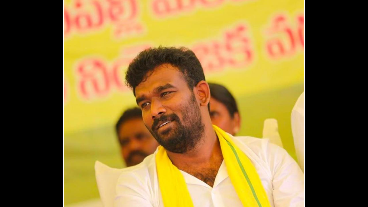 'నా జోలికొస్తే.. మంత్రం వేసి మాయం చేస్తా'.. టీడీపీ యువనేత మాస్ వార్నింగ్..! 'నా జోలికొస్తే.. మంత్రం వేసి మాయం చేస్తా'.. టీడీపీ యువనేత మాస్ వార్నింగ్..!