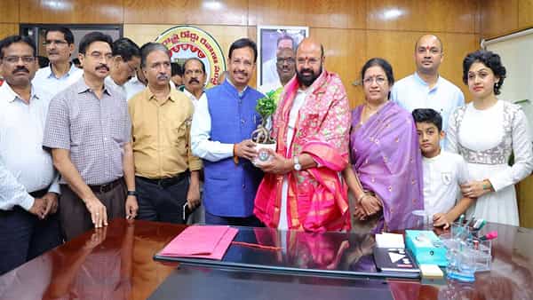 TSRTC New Chairman: తెలంగాణ ఆర్టీసీ కొత్త ఛైర్మన్గా బాధ్యతలు స్వీకరించిన MLA ముత్తిరెడ్డి యాదగిరి రెడ్డి