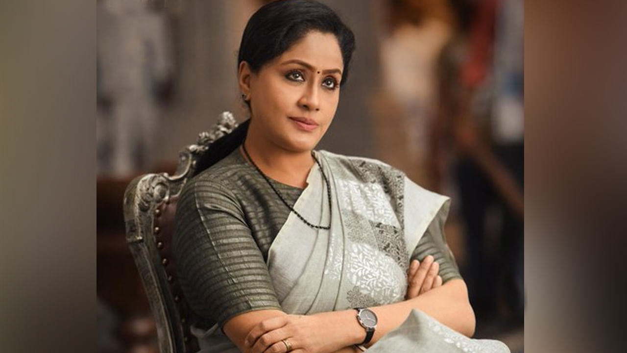 Vijayashanthi: నందమూరి హీరో సినిమాలో విజయశాంతి.. మూడేళ్ల తర్వాత కొత్త ప్రాజెక్ట్‏కు ఓకే..