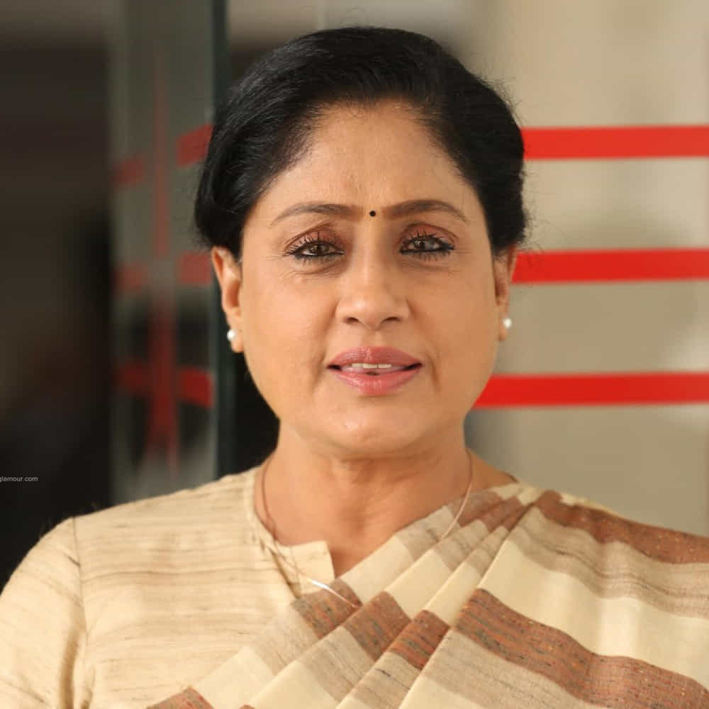 తాజాగా ఈ చిత్ర పూజా కార్యక్రమాలు మొదలు అయ్యాయి. ఎన్టీఆర్ ఆర్ట్స్, అశోక క్రియేషన్స్ NKR 21ను సంయుక్తంగా నిర్మిస్తున్నాయి. మొత్తానికి చూడాలిక.. విజయశాంతి ఇకపై రెగ్యులర్గా సినిమాలు చేస్తారేమో..?