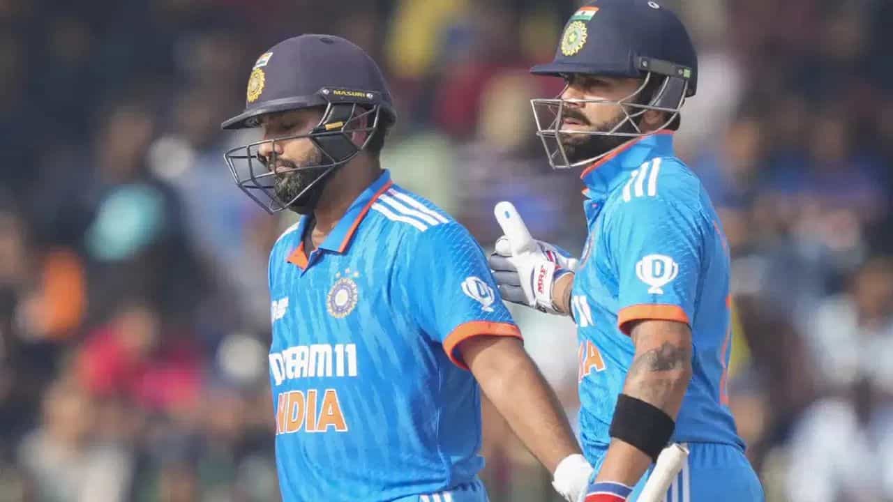 అక్టోబరు 19, గురువారం పూణెలోని ఎంసీఏ స్టేడియంలో భారత్-బంగ్లాదేశ్ జట్ల మధ్య జరిగిన నాలుగో ప్రపంచకప్ మ్యాచ్లో టీమిండియా కెప్టెన్ రోహిత్ శర్మ, విరాట్ కోహ్లీ సరికొత్త రికార్డు సృష్టించారు.