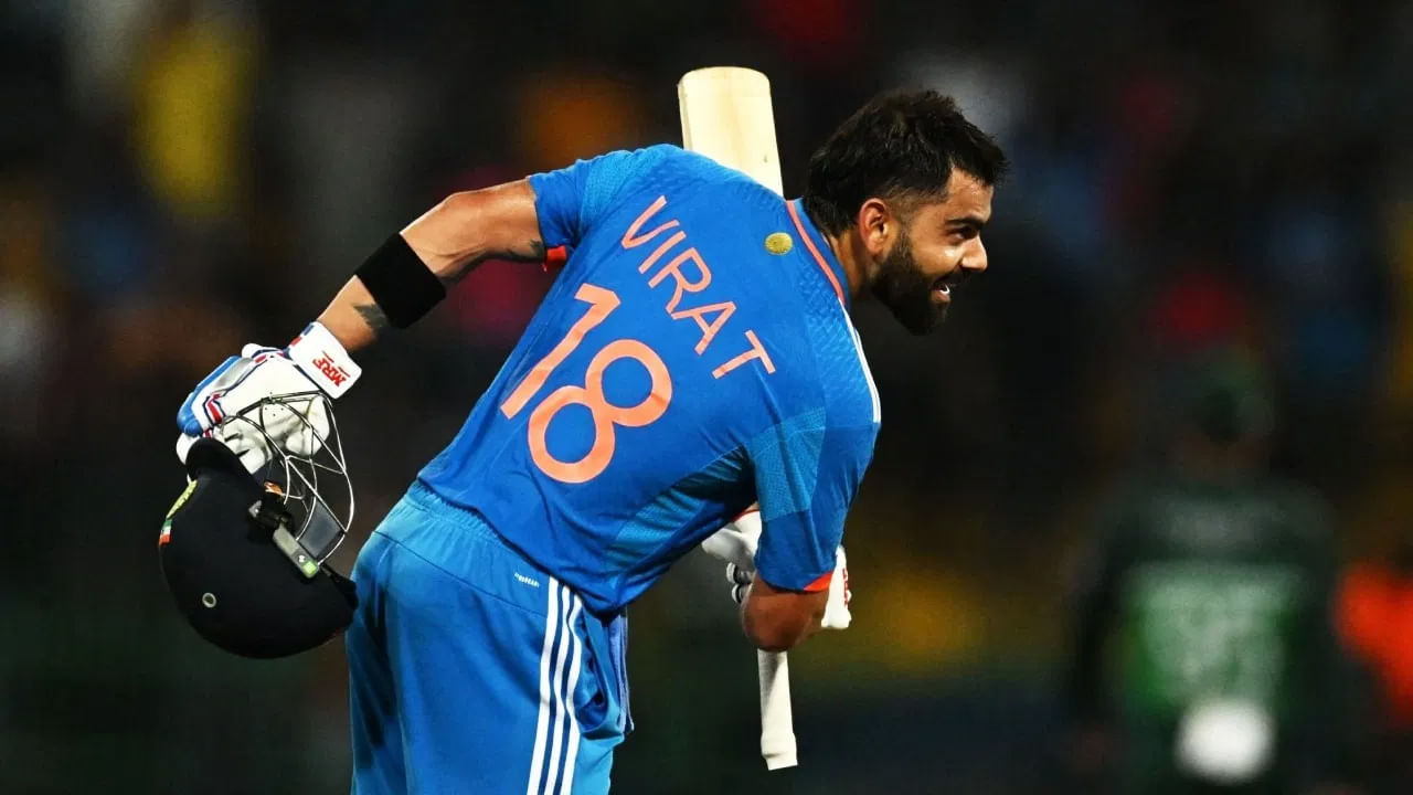 Virat Kohli Records: ఢిల్లీ వేదికగా ఆఫ్ఘనిస్థాన్‌తో జరిగిన మ్యాచ్‌లో విరాట్ కోహ్లీ హాఫ్ సెంచరీ సాధించాడు. ఈ మ్యాచ్‌లో మూడో స్థానంలో వచ్చిన కింగ్ కోహ్లీ 56 బంతులు ఎదుర్కొని 6 ఫోర్లతో అజేయంగా 55 పరుగులు చేశాడు.