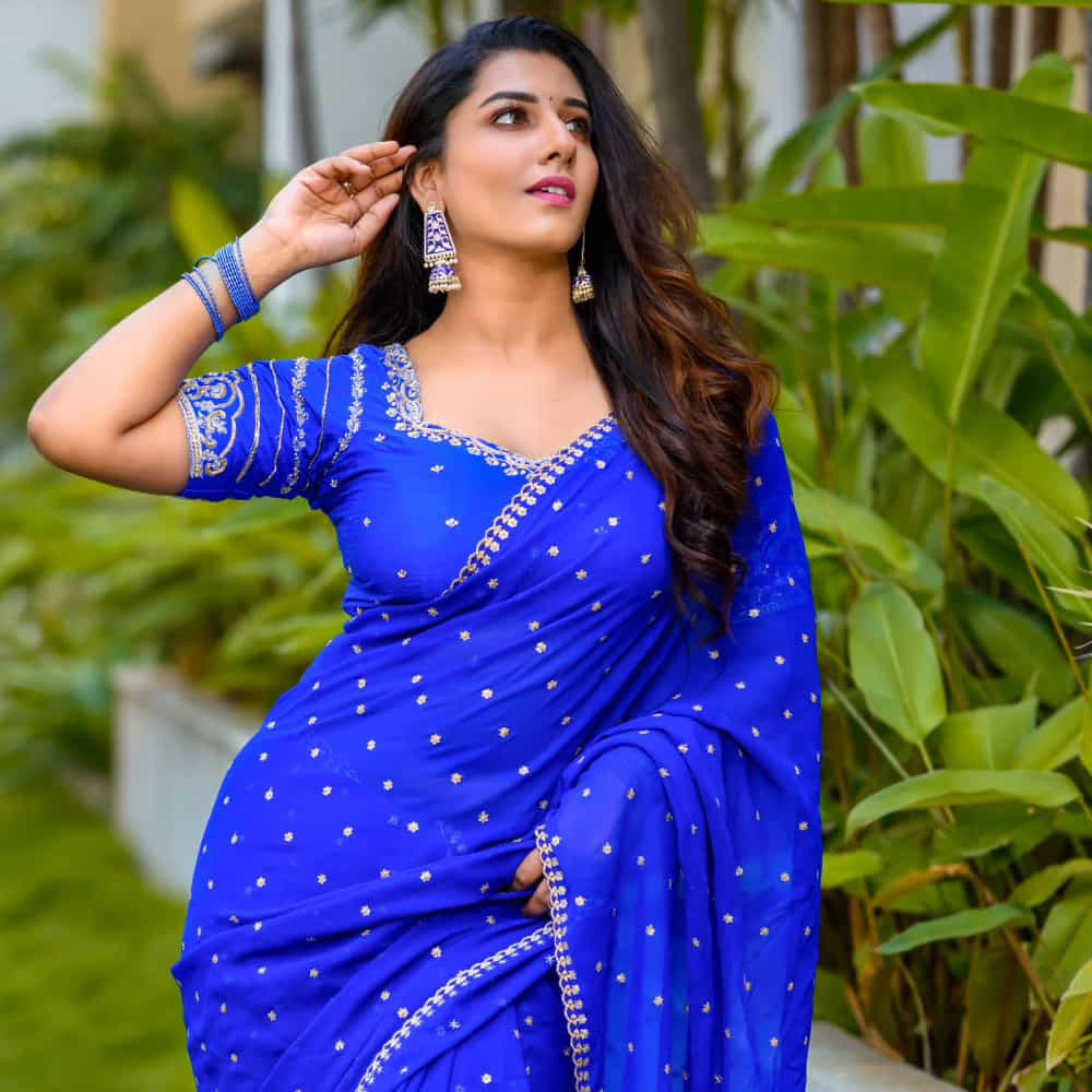 ఇప్పటికే చాలా మంది బుల్లితెర నుంచి మంచి క్రేజ్ తెచ్చుకున్న అందాల భామలు కుర్రాళ్ళ ఫెవరెట్ గా నిలిచారు. ఆలాంటి వారిలో ముద్దుగుమ్మ విష్ణు ప్రియా ఒకరు.