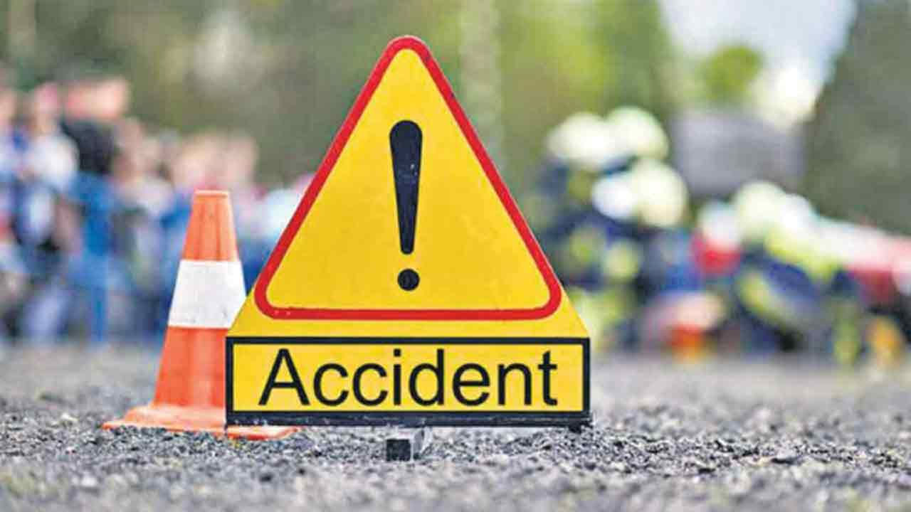 Road Accident: మరో పసిపాప ప్రాణాలను మింగేసిన స్కూల్ బస్సు.. మూడేళ్ల చిన్నారి మృతి..