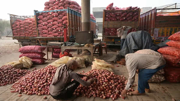 Onions Price Today: రూ. 25కే కిలో ఉల్లి.. హైదరాబాద్లో రిటైల్ అవుట్లెట్ల ఏర్పాటుకు కేంద్రం చర్యలు