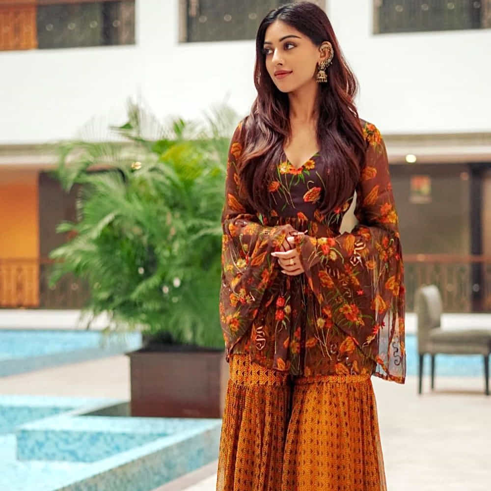 నేచురల్ స్టార్ నాని నటించిన మజ్ను సినిమాతో హీరోయిన్ గా పరిచయం అయ్యింది అను ఇమ్మాన్యుయేల్ . మజ్ను సినిమాలో తన నటనతో పాటు క్యూట్ లుక్స్ తో ఆకట్టుకుంది.