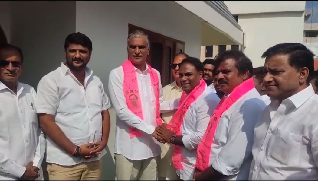 Telangana Elections: తండ్రి ఒక పార్టీలో.. కొడుకు మరో పార్టీలో.. బీజేపీని వీడిన ఉదయ్..