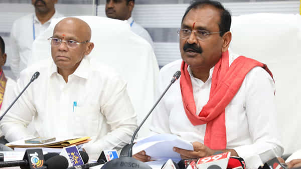 Tirumala: టీటీడీ బోర్డు సంచలన నిర్ణయం.. ఇకపై కాంట్రాక్ట్ ఉద్యోగులందరూ..