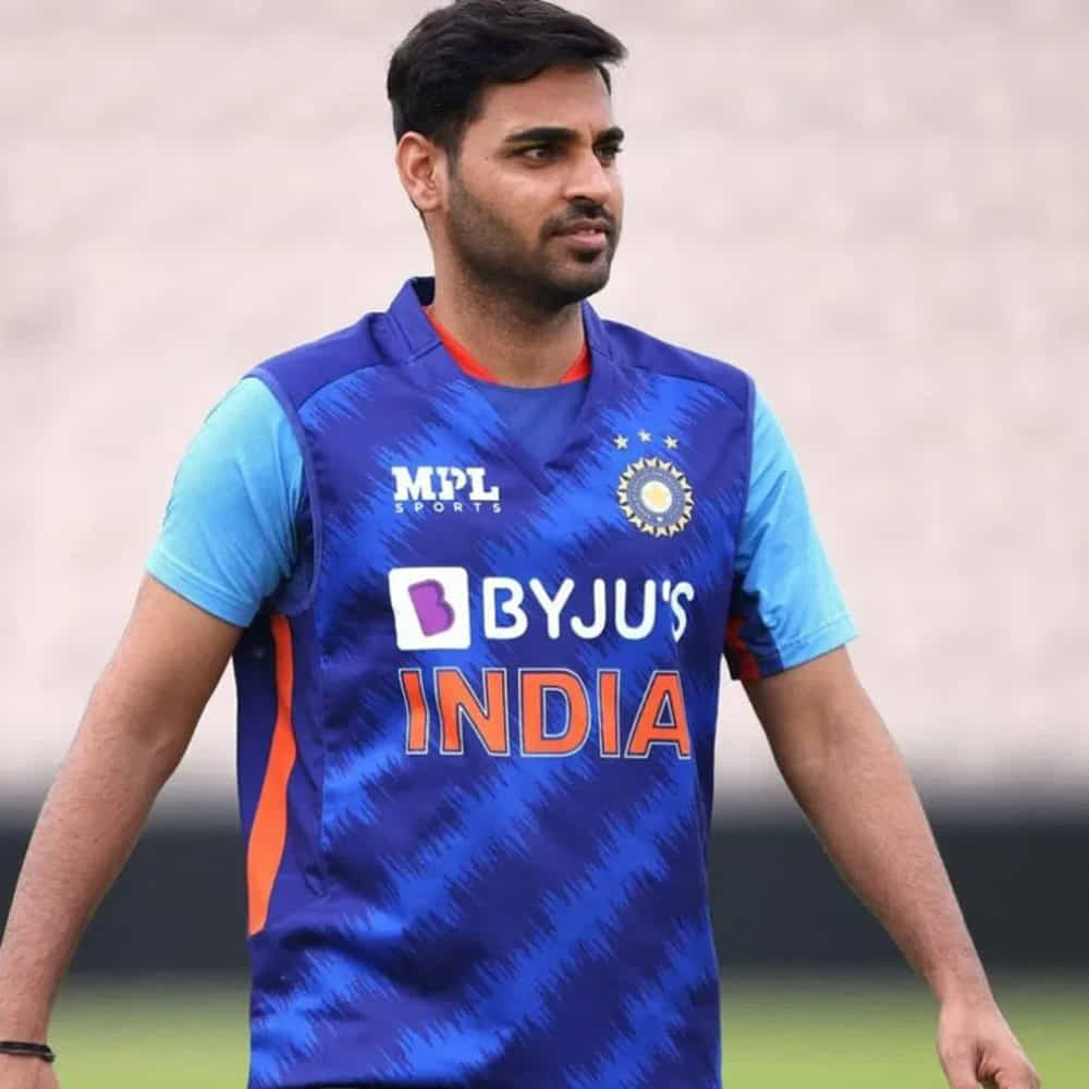 స్వింగ్ మాస్టర్గా పేరొందిన భువనేశ్వర్ కుమార్ ఇప్పుడు ఆస్ట్రేలియాతో జరిగే టీ20 సిరీస్ ద్వారా టీమిండియాలోకి పునరాగమనం చేస్తాడని అంటున్నారు. నిన్న ముగిసిన సయ్యద్ ముస్తాక్ అలీ ట్రోఫీ టోర్నీలో భువీ 16 వికెట్లు పడగొట్టి ఫామ్లోకి వచ్చాడు.