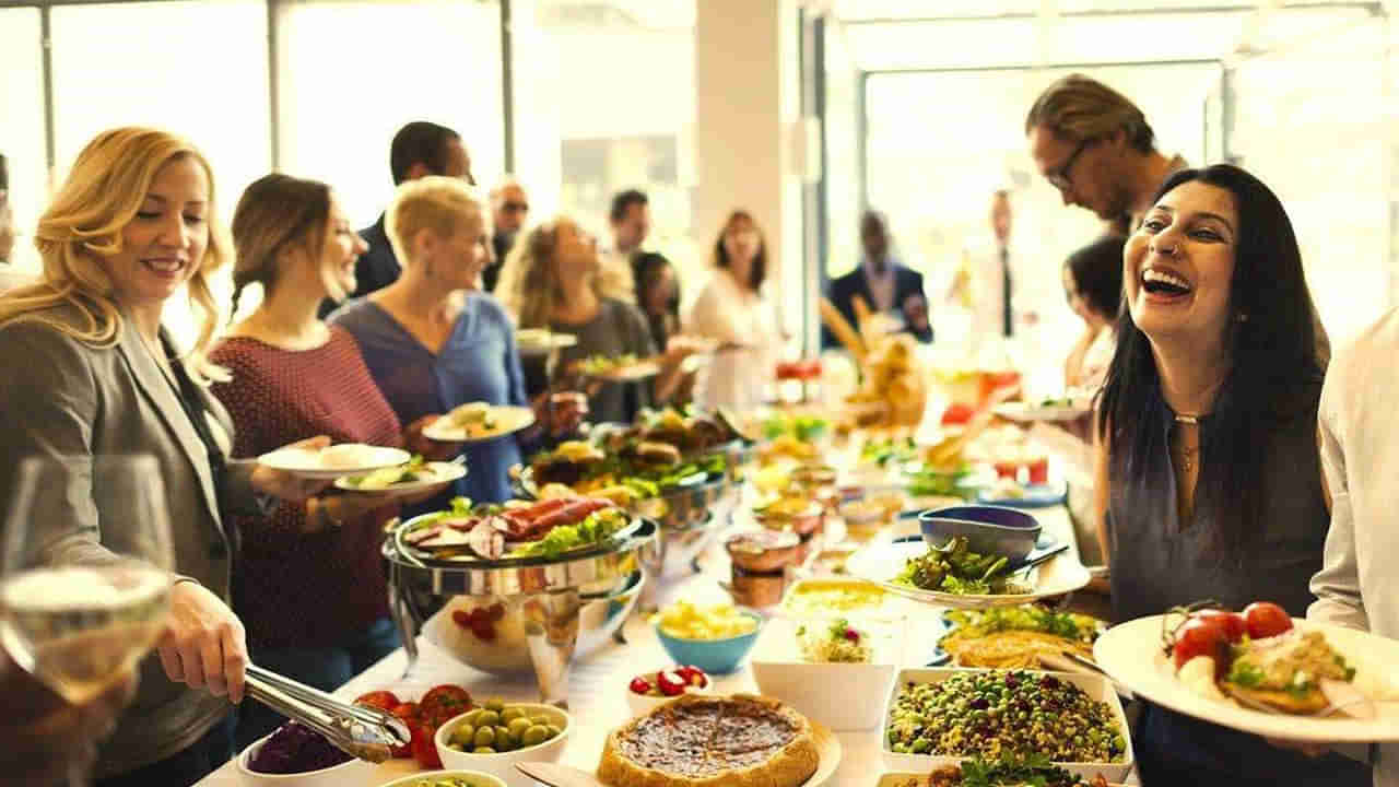 Buffet Side Effects: బఫెట్ భోజనం చేస్తున్నారా.? డేంజర్ అంటున్న నిపుణులు..