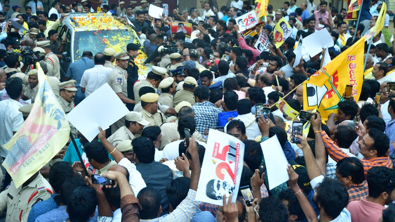 Tdp Rally Chandrababu Naidu: హైదరాబాద్లో చంద్రబాబు ర్యాలీ నిర్వాహకులపై కేసు ...